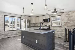 1802 10th Ave N, Moorhead, MN 56560 - Photo 10