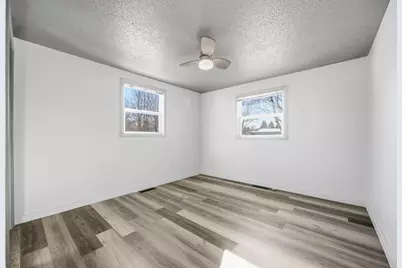 1802 10th Avenue N, Moorhead, MN 56560 - Photo 2