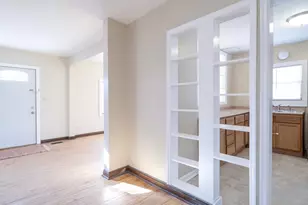 593 Front Ave, Saint Paul, MN 55117 - Photo 8