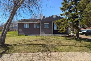 122 Banks Blvd, Silver Bay, MN 55614 - Photo 1
