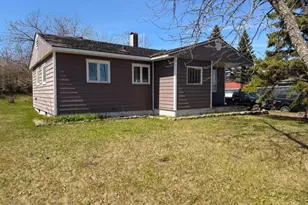 122 Banks Blvd, Silver Bay, MN 55614 - Photo 2