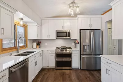 4745 Upland Lane N, Plymouth, MN 55446 - Photo 8