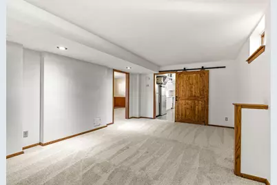 2310 Jones Place W, Bloomington, MN 55431 - Photo 20