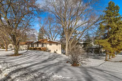 2310 Jones Place W, Bloomington, MN 55431 - Photo 34