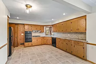 2310 Jones Pl W, Bloomington, MN 55431 - Photo 10