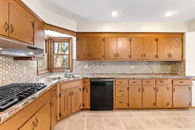 2310 Jones Place W, Bloomington, MN 55431 - Photo 12