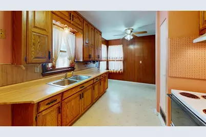 1917 Bimelich Lane, Albert Lea, MN 56007 - Photo 6