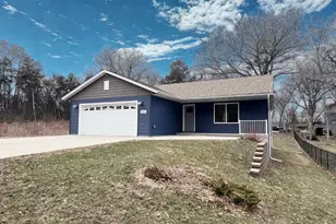 616 3rd St SW, Cannon Falls, MN 55009 - Photo 2