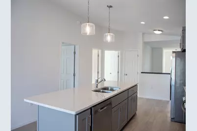 6742 Meadow View Drive S, Fargo, ND 58104 - Photo 8