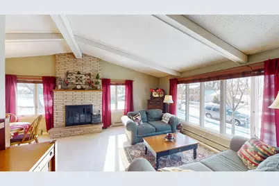 319 Garden Road, Albert Lea, MN 56007 - Photo 2