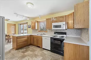 2144 136th St, New Richmond, WI 54017 - Photo 8