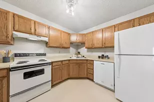 1111 Elway St, Saint Paul, MN 55116 - Photo 10