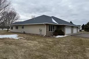 384 Voyager Dr, Alexandria, MN 56308 - Photo 2