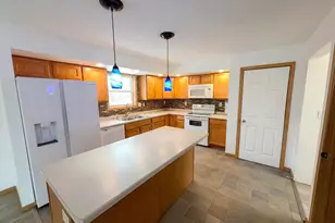 244 Point Douglas Rd N, Saint Paul, MN 55106 - Photo 2