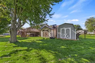 1823 Houle Cir, Hugo, MN 55038 - Photo 16
