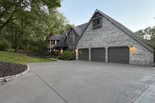 2801 Woods Trail N, Burnsville, MN 55306 - Photo 2