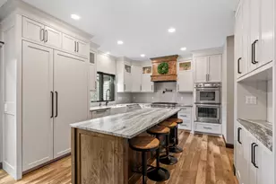 2801 Woods Trail N, Burnsville, MN 55306 - Photo 18