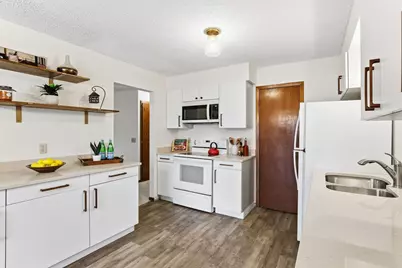 1923 Fox Ridge Drive #B, West Saint Paul, MN 55118 - Photo 4