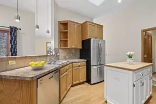 877 Ivy Ln, Eagan, MN 55123 - Photo 20