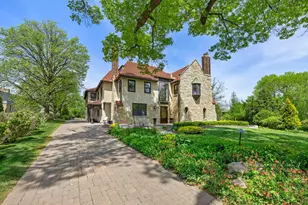 1014 Mt Curve Ave, Minneapolis, MN 55403 - Photo 2