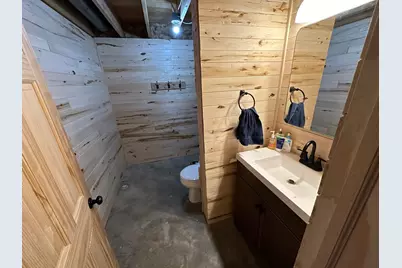 913 Center Street E, Roseau, MN 56751 - Photo 14