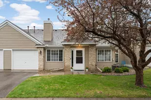 557 Mission Hills Dr, Chanhassen, MN 55317 - Photo 1