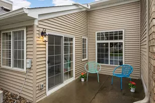 557 Mission Hills Dr, Chanhassen, MN 55317 - Photo 8