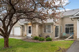 557 Mission Hills Dr, Chanhassen, MN 55317 - Photo 1