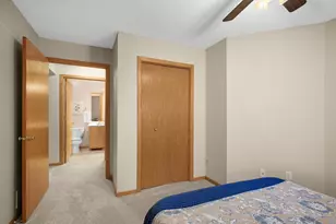 557 Mission Hills Dr, Chanhassen, MN 55317 - Photo 22