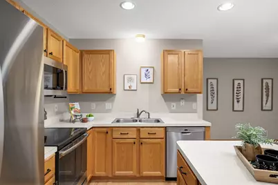 557 Mission Hills Drive, Chanhassen, MN 55317 - Photo 14