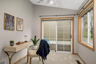 557 Mission Hills Dr, Chanhassen, MN 55317 - Photo 6