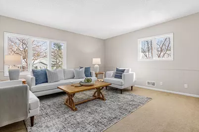 1127 Oakcrest Avenue, Roseville, MN 55113 - Photo 2