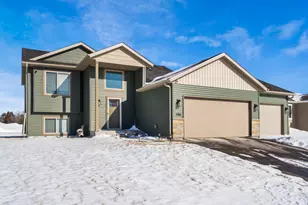 1761 34th St NE, Sauk Rapids, MN 56379 - Photo 2