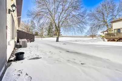 8787 Maplebrook Parkway N, Brooklyn Park, MN 55445 - Photo 24