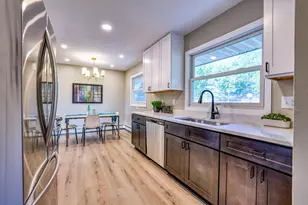 10917 Southview Dr, Burnsville, MN 55337 - Photo 4