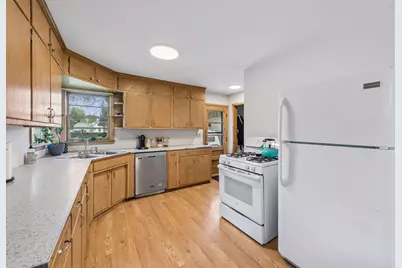1073 Eleanor Avenue, Saint Paul, MN 55116 - Photo 10