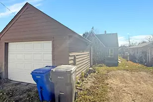 2003 Cottage Ave E, Saint Paul, MN 55119 - Photo 16