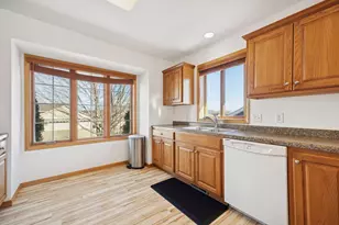 347 Brookestone Dr SE, Rochester, MN 55904 - Photo 4