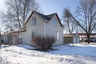 304 1st Ave E, Halstad, MN 56548 - Photo 2