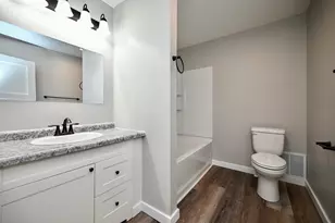 222 E King St, Winona, MN 55987 - Photo 22