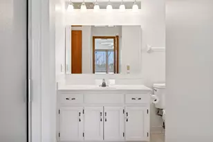 5550 Nathan Ln N, Plymouth, MN 55442 - Photo 32