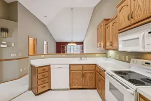 5550 Nathan Ln N, Plymouth, MN 55442 - Photo 26