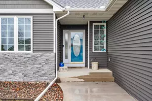 12831 Foxhill Ave N, Hugo, MN 55038 - Photo 2