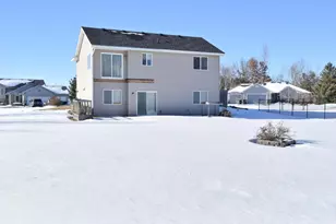 38615 Henna Cir, North Branch, MN 55056 - Photo 34