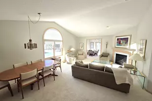 2613 Rosetown Ct, Roseville, MN 55113 - Photo 4