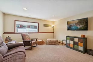 9514 Roosevelt Dr, Chanhassen, MN 55317 - Photo 24