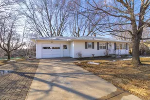 8136 Quamoclit, Victoria, MN 55386 - Photo 2