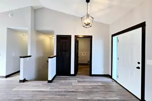 105 Kilkenny Ct, Green Isle, MN 55338 - Photo 10