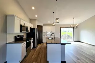 105 Kilkenny Ct, Green Isle, MN 55338 - Photo 6