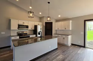 105 Kilkenny Ct, Green Isle, MN 55338 - Photo 2